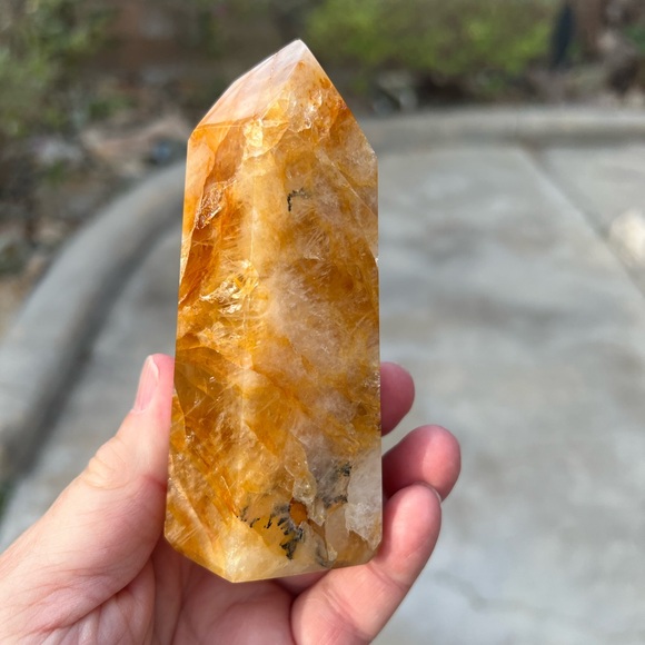 Golden Healer Crystal Tower - Picture 9 of 9